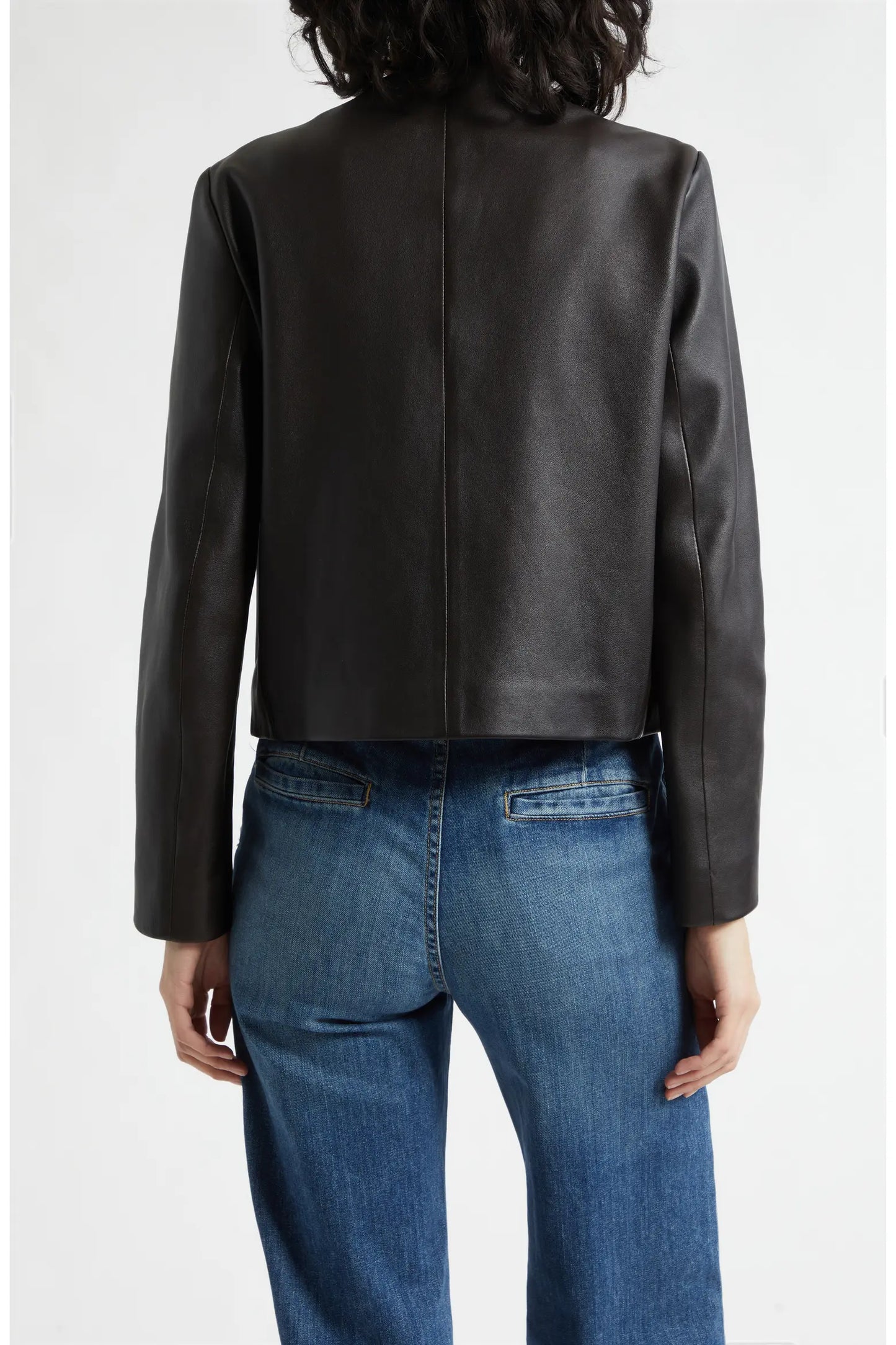 Women’s Leather Blazer – Timeless Elegance with a Modern Edge