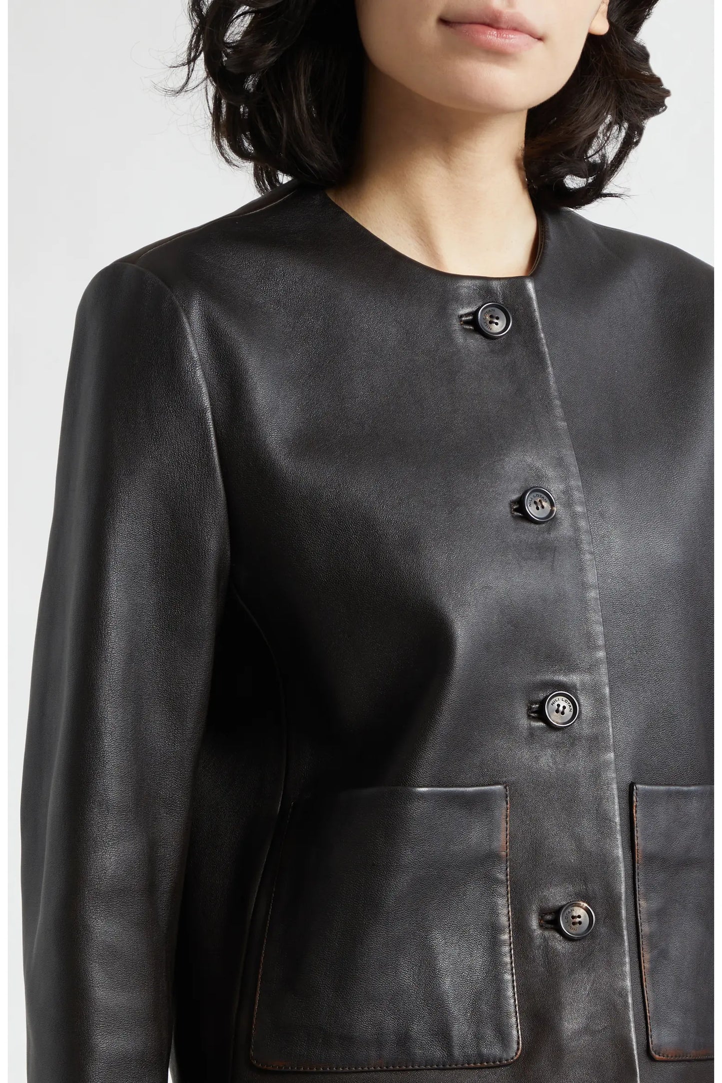 Women’s Leather Blazer – Timeless Elegance with a Modern Edge